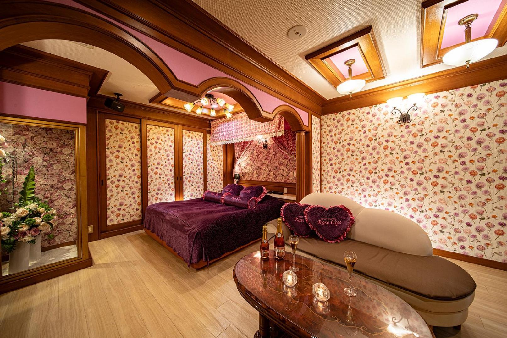 Roselips Tsuruhashi ローズリップス鶴橋 Hotel โอซาก้า ภายนอก รูปภาพ