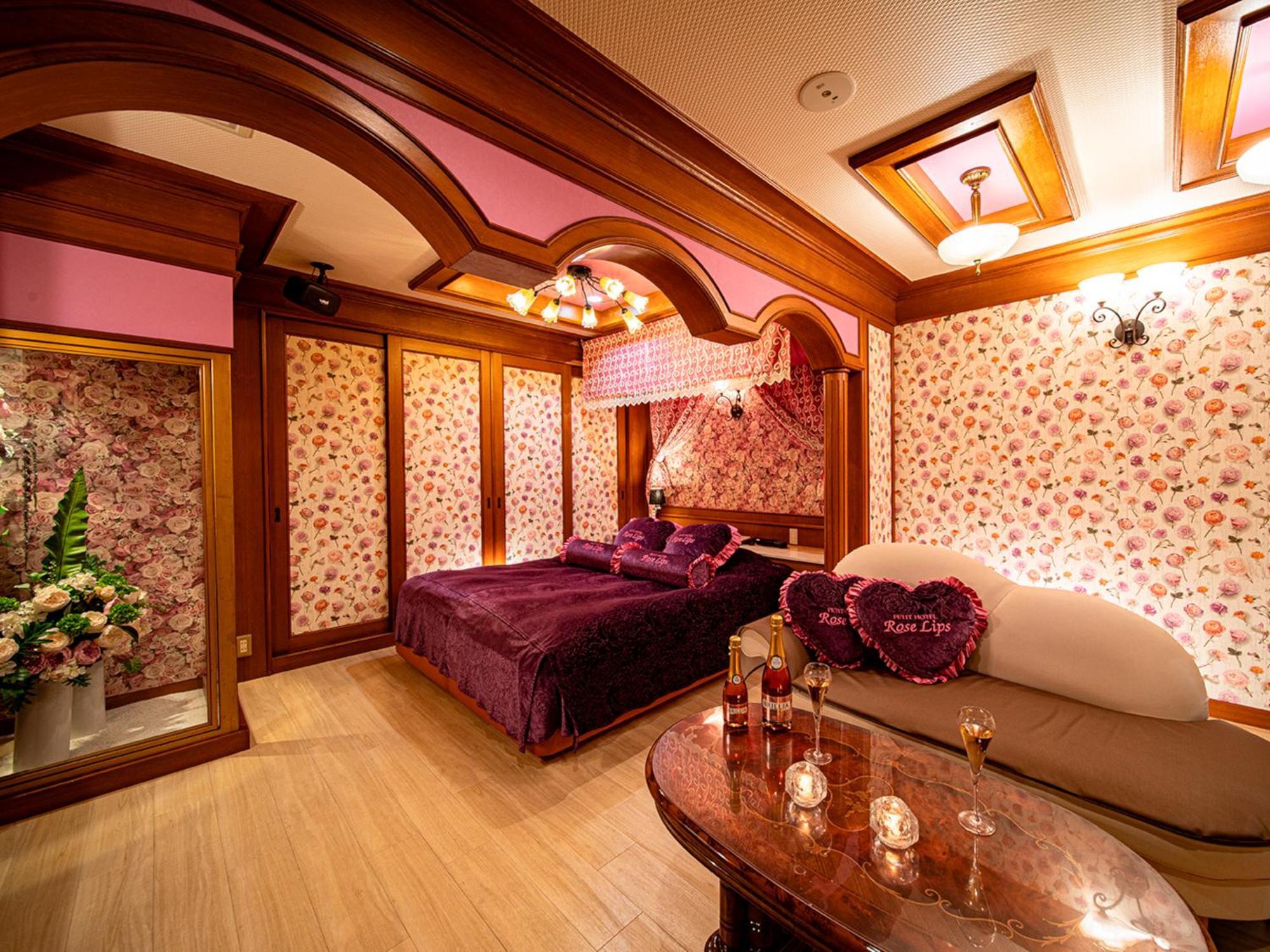 Roselips Tsuruhashi ローズリップス鶴橋 Hotel โอซาก้า ภายนอก รูปภาพ