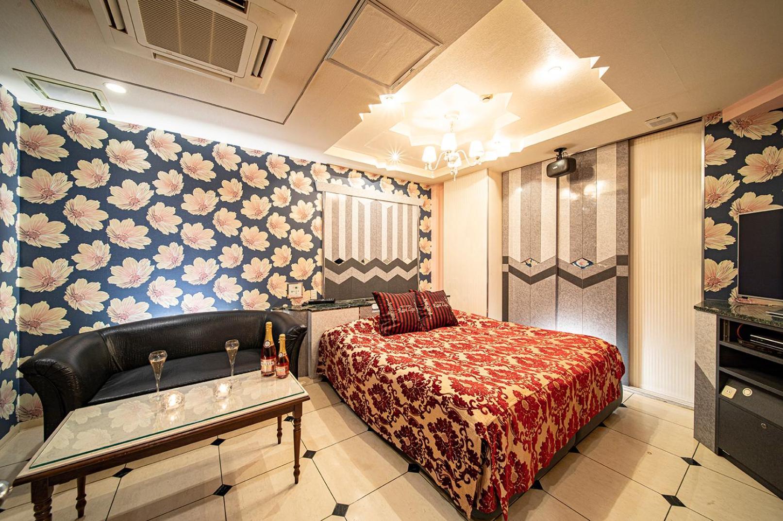 Roselips Tsuruhashi ローズリップス鶴橋 Hotel โอซาก้า ภายนอก รูปภาพ
